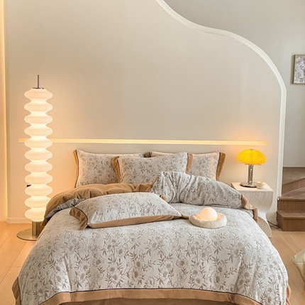 漫调家纺 2023新款真牛奶绒着色印花立体浮雕四件套 暖秋咖