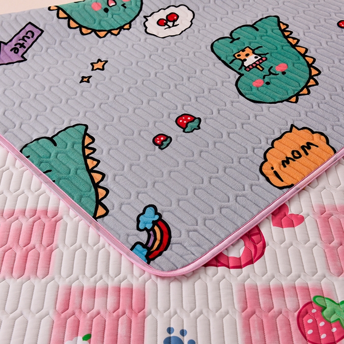 91家纺网 家纺一手货源 找家纺 床笠人家 2025新款A棉B绒-双面防水护理垫大床款 草莓熊