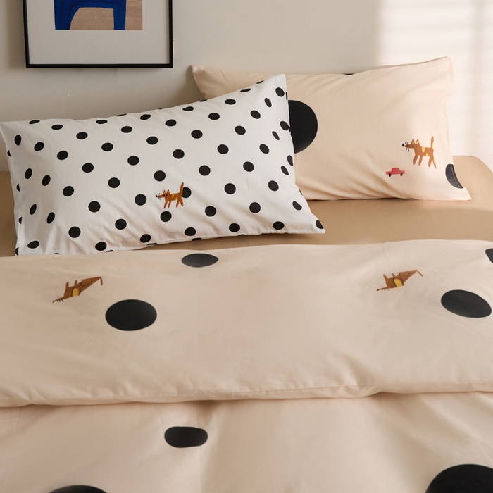 91家纺网 家纺一手货源 找家纺 雅居纺家纺 2023新款13070全棉混搭绣花款四件套 波点小狗