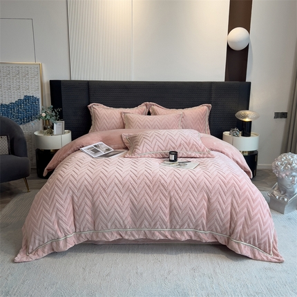 91家纺网 家纺一手货源 找家纺 （总）丝幔家纺 2025新款W牛奶雕花绒四件套