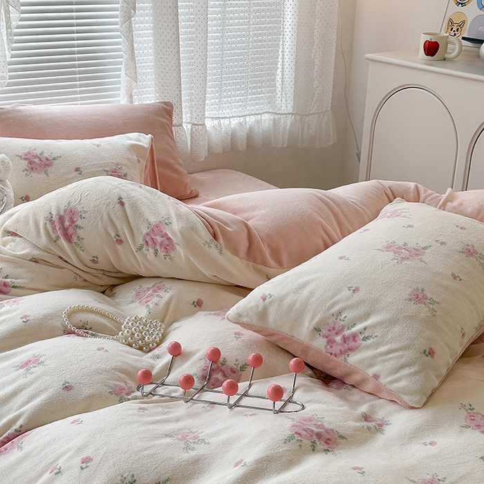 91家纺网 家纺一手货源 找家纺 昔可家纺 2023新款高克重印花牛奶绒小清新系列四件套 午后茶花