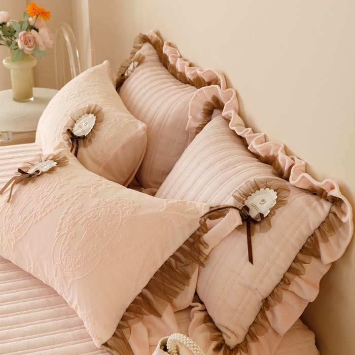 91家纺网 家纺一手货源 找家纺 总2024高克重A类牛奶绒蕾丝荷叶边夹棉床盖三件套