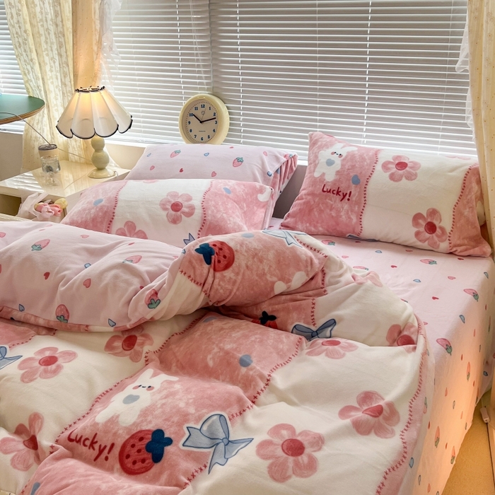 91家纺网 家纺一手货源 找家纺 昔可家纺 2023新款高克重印花牛奶绒小清新系列四件套 油画小兔