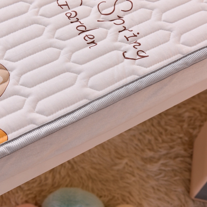 91家纺网 家纺一手货源 找家纺 床笠人家 2025新款A棉B绒-双面防水护理垫儿童床 趣味乐园