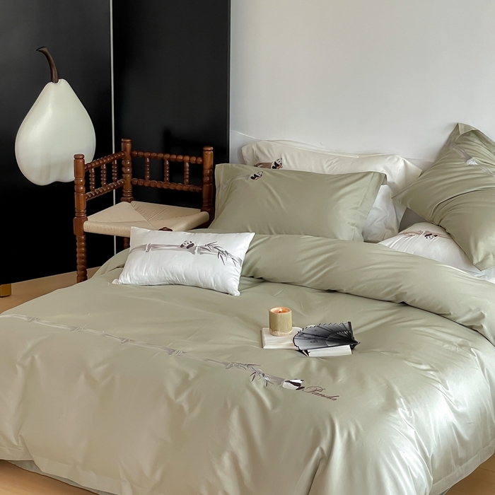 91家纺网 家纺一手货源 找家纺 沐白家居 2023长绒棉绣花四件套-奶熊起司 竹青绿