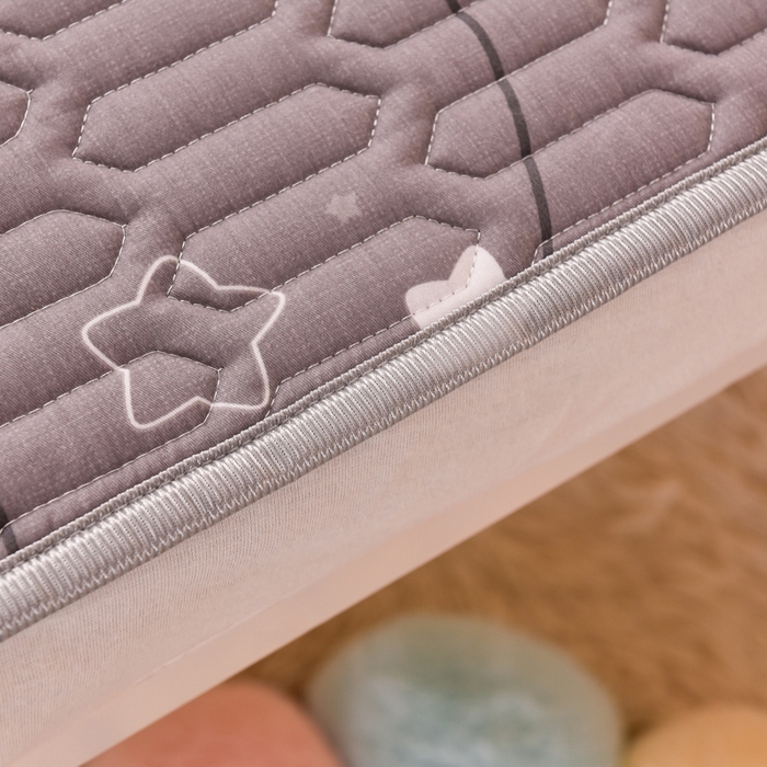 91家纺网 家纺一手货源 找家纺 床笠人家 2025新款A棉B绒-双面防水护理垫儿童床 星空之恋