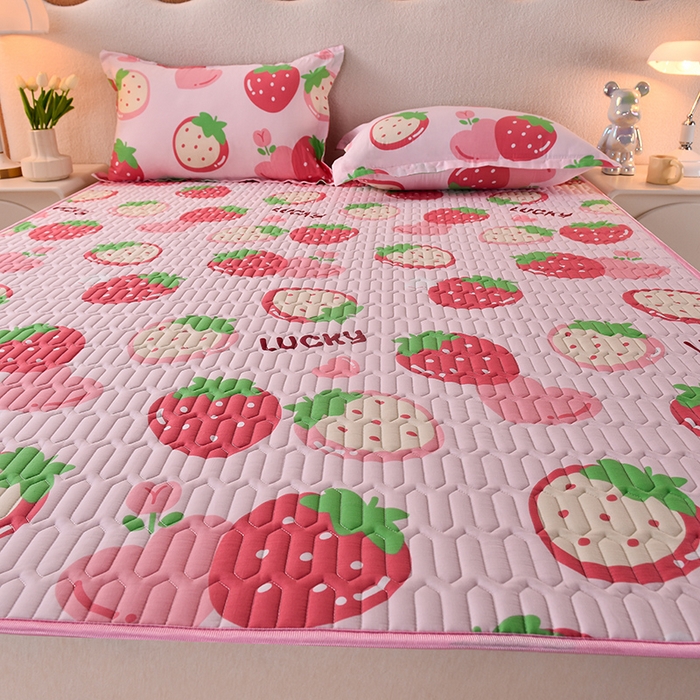 91家纺网 家纺一手货源 找家纺 床笠人家 2025新款A棉B绒-双面防水护理垫大床款 幸运草莓