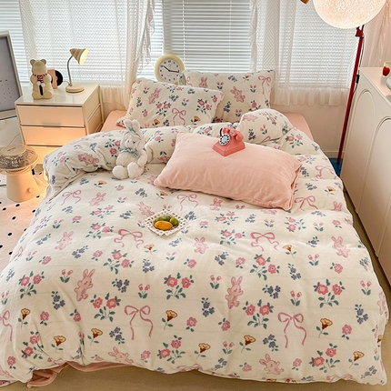 昔可家纺 2023新款高克重印花牛奶绒小清新系列四件套 粉色丝带小兔几