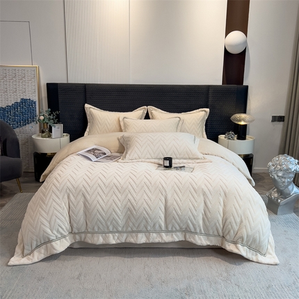 91家纺网 家纺一手货源 找家纺 （总）丝幔家纺 2025新款W牛奶雕花绒四件套