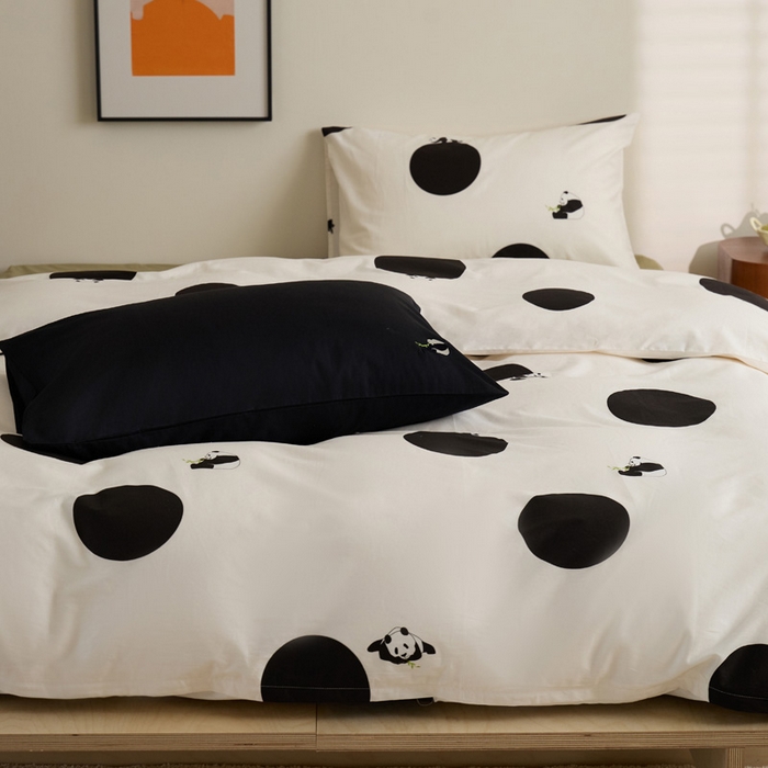 91家纺网 家纺一手货源 找家纺 雅居纺家纺 2023新款13070全棉混搭绣花款四件套 波点熊猫