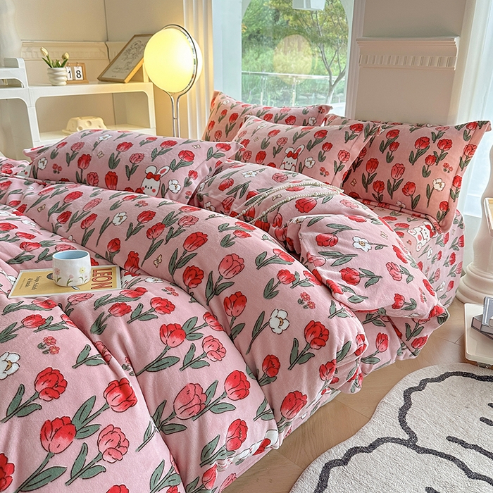 91家纺网 家纺一手货源 找家纺 2024秋冬新款牛奶绒单被套 玫瑰乐园