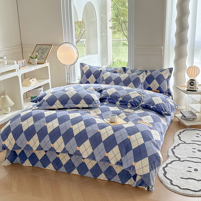 91家纺网 家纺一手货源 找家纺 2024秋冬新款牛奶绒单被套 英伦时光