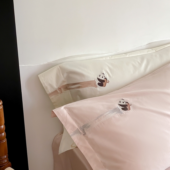 91家纺网 家纺一手货源 找家纺 沐白家居 2023长绒棉绣花四件套-奶熊起司 雅灰粉