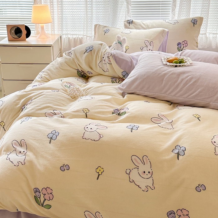 91家纺网 家纺一手货源 找家纺 昔可家纺 2023新款高克重印花牛奶绒小清新系列四件套 花小兔