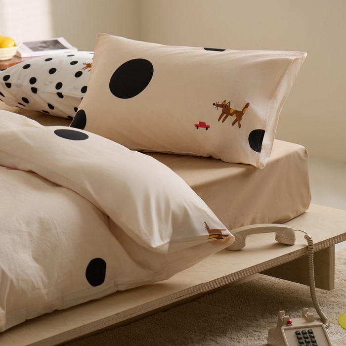 91家纺网 家纺一手货源 找家纺 雅居纺家纺 2023新款13070全棉混搭绣花款四件套 波点小狗