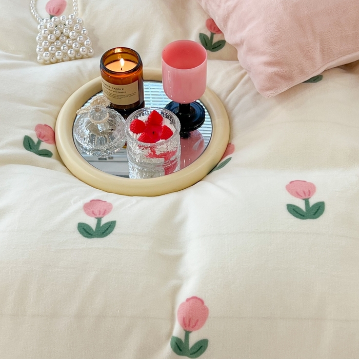 91家纺网 家纺一手货源 找家纺 昔可家纺 2023新款高克重印花牛奶绒小清新系列四件套 粉嫩小郁金2