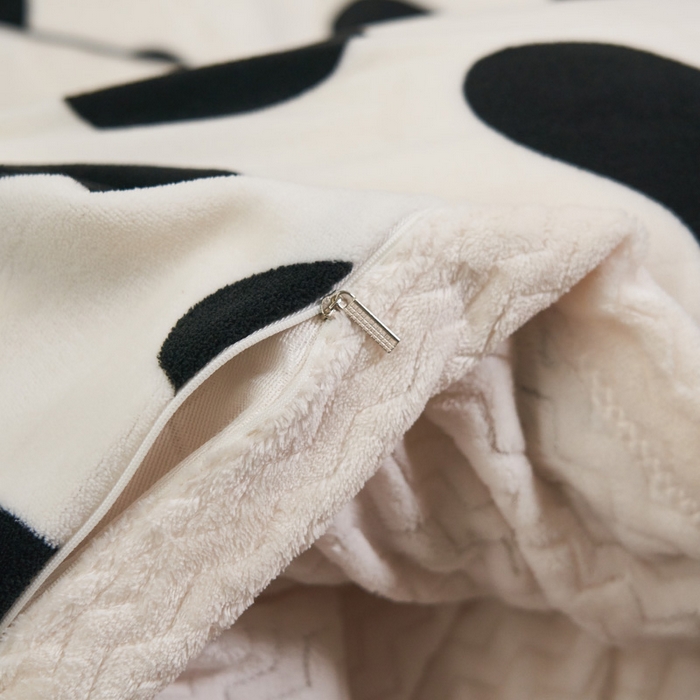 91家纺网 家纺一手货源 找家纺 全季家居2023新款纯色印花抗静电大包边牛奶绒贝贝绒四件套-印花 小奶牛