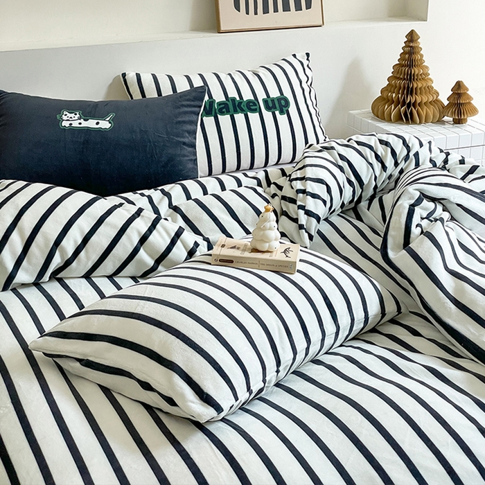 91家纺网 家纺一手货源 找家纺 圆岛家纺 2023新款原创牛奶绒印花保暖四件套 尚黑细条