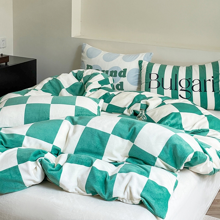 91家纺网 家纺一手货源 找家纺 圆岛家纺 2023新款原创牛奶绒印花保暖四件套 棋盘格绿