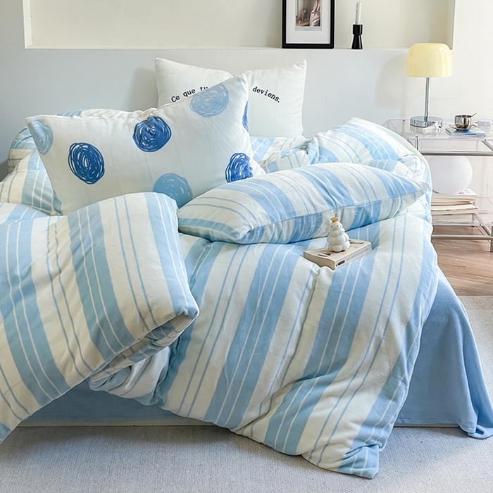 91家纺网 家纺一手货源 找家纺 圆岛家纺 2023新款原创牛奶绒印花保暖四件套 天空蓝