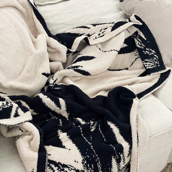 91家纺网 家纺一手货源 找家纺 圆岛家纺 2023新款半边绒针织毛毯 隐竹