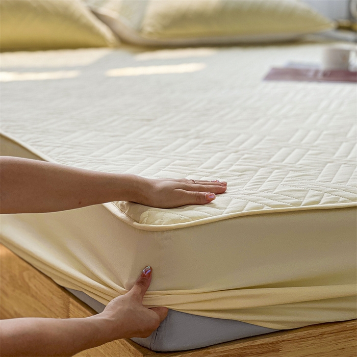 91家纺网 家纺一手货源 找家纺 共鸣沙发垫 2023新款水洗棉夹棉床笠 奶白