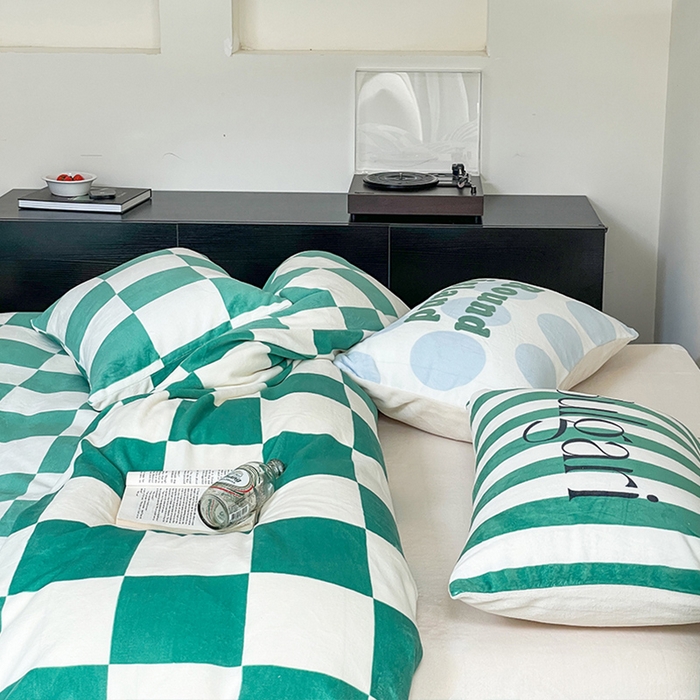 91家纺网 家纺一手货源 找家纺 圆岛家纺 2023新款原创牛奶绒印花保暖四件套 棋盘格绿