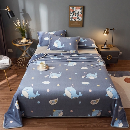 91家纺网 家纺一手货源 找家纺 全季家居 2023新款纯色印花高克重抗静电包边牛奶绒床单-印花 小鲸鱼