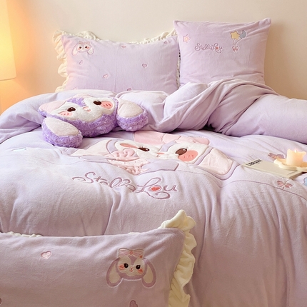 91家纺网 家纺一手货源 找家纺 （总）川悦生活 2023新款230克卡通牛奶绒贴布绣四件套-紫小兔