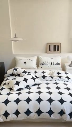 91家纺网 家纺一手货源 找家纺 圆岛家纺 2023新款原创牛奶绒印花保暖四件套 黑白菱星