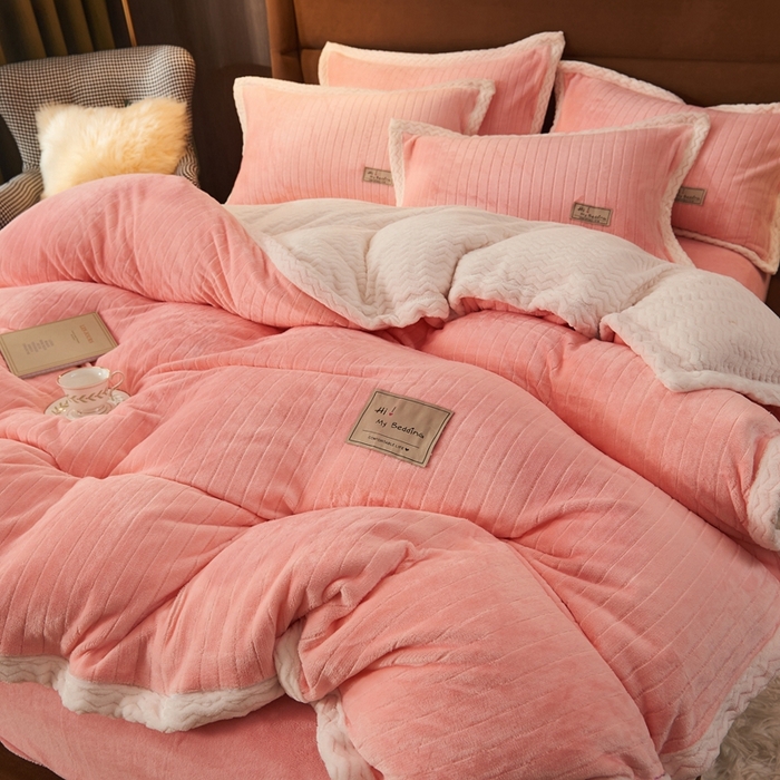 91家纺网 家纺一手货源 找家纺 全季家居2023新款纯色印花抗静电大包边牛奶绒贝贝绒四件套-纯色 少女粉