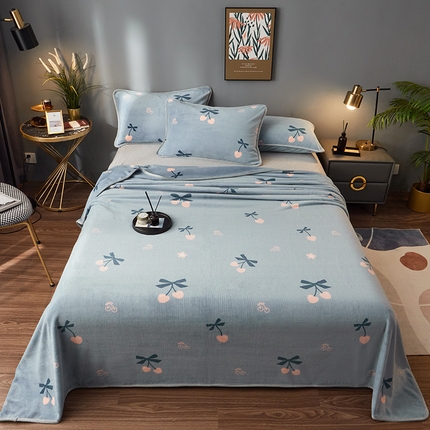 91家纺网 家纺一手货源 找家纺 全季家居 2023新款纯色印花高克重抗静电包边牛奶绒床单-印花 小樱桃