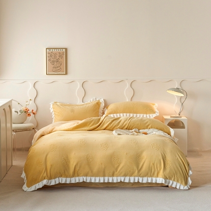 91家纺网 家纺一手货源 找家纺 全季家居 2023新款高克重加厚韩版山茶花烂花花边四件套 奶茶黄