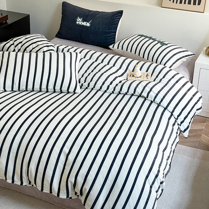 91家纺网 家纺一手货源 找家纺 圆岛家纺 2023新款原创牛奶绒印花保暖四件套 尚黑细条