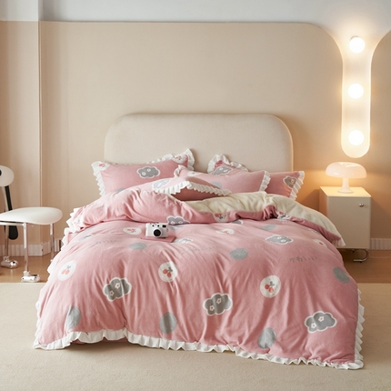 91家纺网 家纺一手货源 找家纺 全季家居 2023新款高克重加厚韩版牛奶绒花边四件套 小可爱