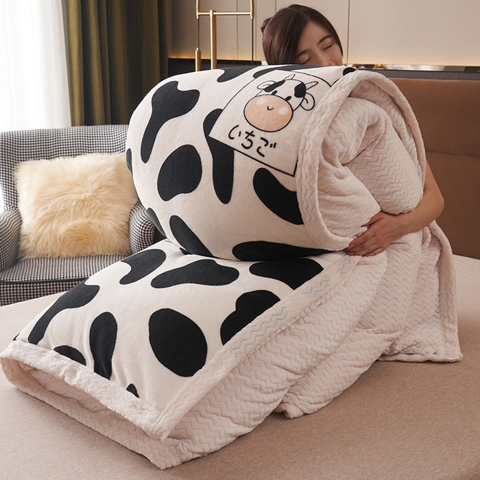 91家纺网 家纺一手货源 找家纺 全季家居2023新款纯色印花抗静电大包边牛奶绒贝贝绒四件套-印花 小奶牛