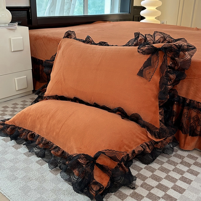 91家纺网 家纺一手货源 找家纺 言熙居 2024新款直播爆款8.5斤法莱绒牛奶绒纯色韩版小清新蕾丝四件套 蕾丝款-深桔