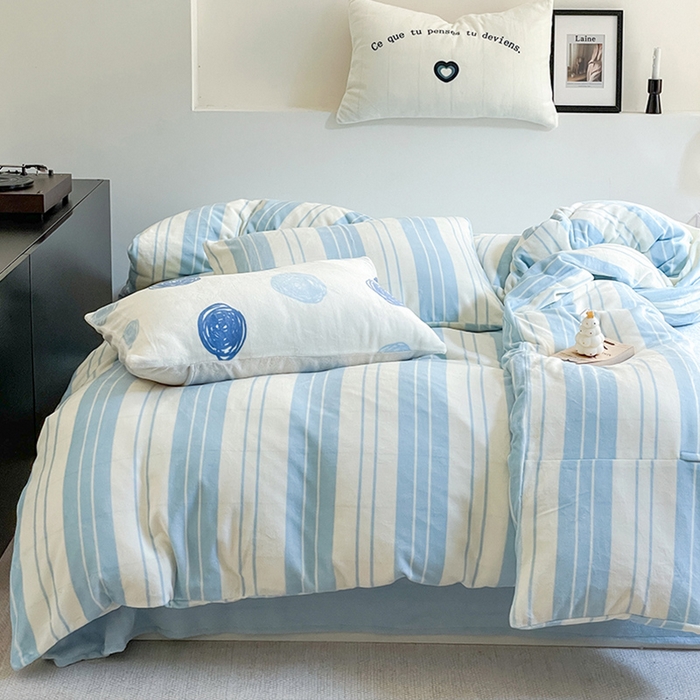 91家纺网 家纺一手货源 找家纺 圆岛家纺 2023新款原创牛奶绒印花保暖四件套 天空蓝