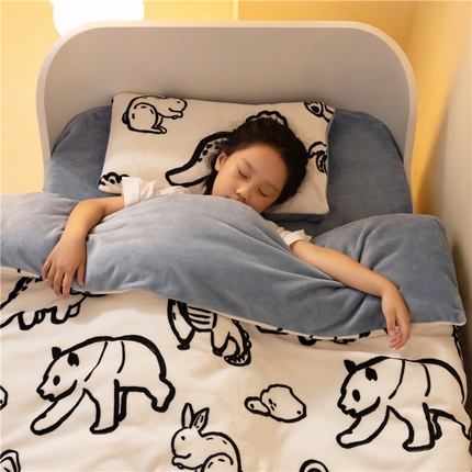 91家纺网 家纺一手货源 找家纺 （总）艾佳宝贝 2023新款牛奶绒多功能儿童盖毯式可脱卸被子