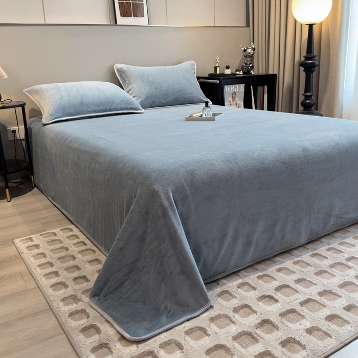 91家纺网 家纺一手货源 找家纺 全季家居 2023新款纯色印花高克重抗静电包边牛奶绒床单-纯色 雅致灰