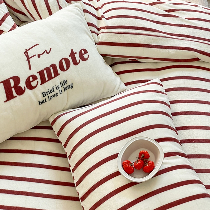 91家纺网 家纺一手货源 找家纺 圆岛家纺 2023新款原创牛奶绒印花保暖四件套 枣红细条