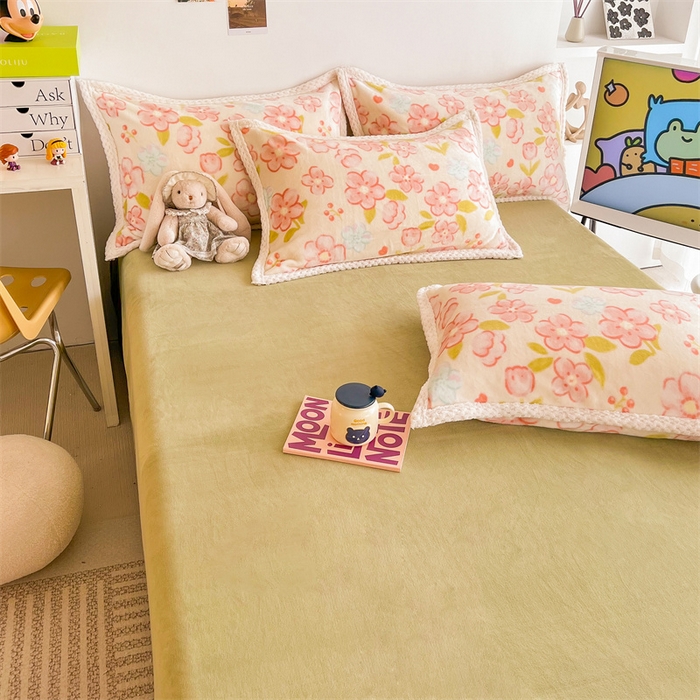 91家纺网 家纺一手货源 找家纺 川悦生活 2023新款牛奶绒200克宽边四件套 宽边暖安花