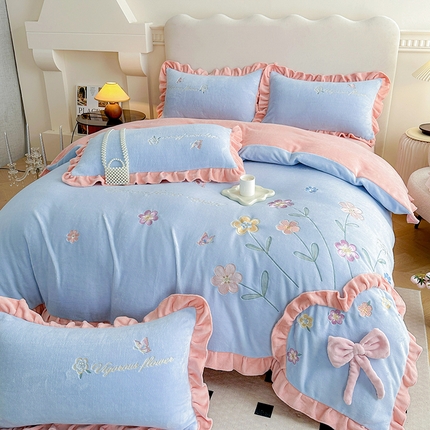 91家纺网 家纺一手货源 找家纺 （总）可以家居 2023新款高克重牛奶绒绣花花边款四件套汇总