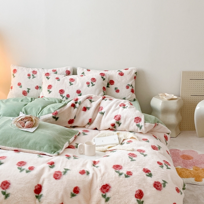 91家纺网 家纺一手货源 找家纺 潘朵拉 2023新款秋冬ins韩风专版印花保暖兔兔毛绒四件套 情话