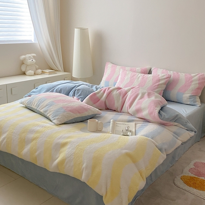 91家纺网 家纺一手货源 找家纺 潘朵拉 2023新款秋冬ins韩风专版印花保暖兔兔毛绒四件套 海盐芝士