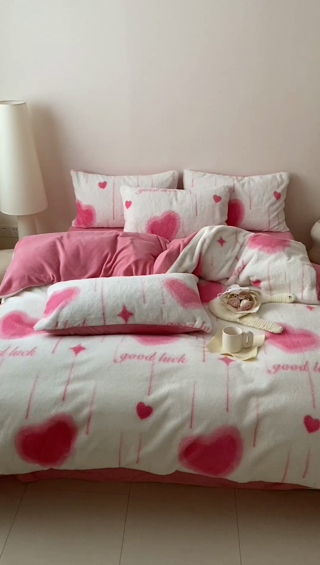 91家纺网 家纺一手货源 找家纺 潘朵拉 2023新款秋冬ins韩风专版印花保暖兔兔毛绒四件套 一梦繁星（火龙果色）