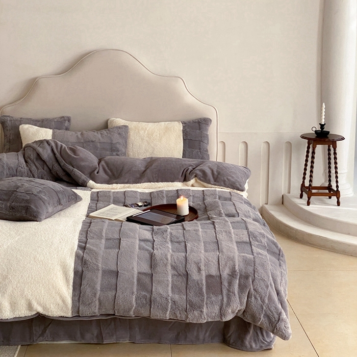 91家纺网 家纺一手货源 找家纺 潘朵拉 2023新款兔毛四宫格极有家小红书风格拼色牛奶绒四件套 梵希（灰）