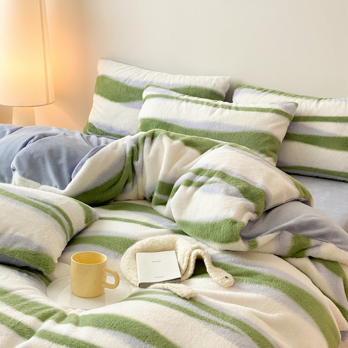 91家纺网 家纺一手货源 找家纺 潘朵拉 2023新款秋冬ins韩风专版印花保暖兔兔毛绒四件套 清欢（绿）