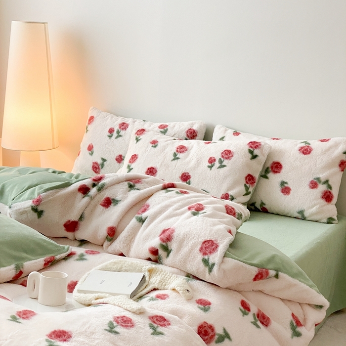 91家纺网 家纺一手货源 找家纺 潘朵拉 2023新款秋冬ins韩风专版印花保暖兔兔毛绒四件套 情话