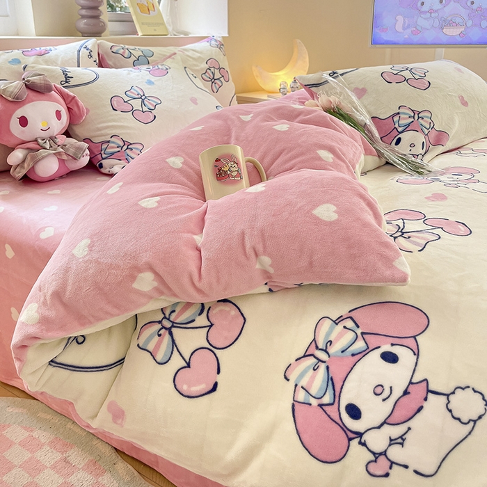 91家纺网 家纺一手货源 找家纺 金爱家 2023新款正版三丽鸥授权卡通加厚高克重牛奶绒四件套 绒三丽鸥-爱心樱桃美乐蒂